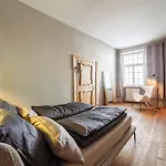 Lauben 75 * Merano